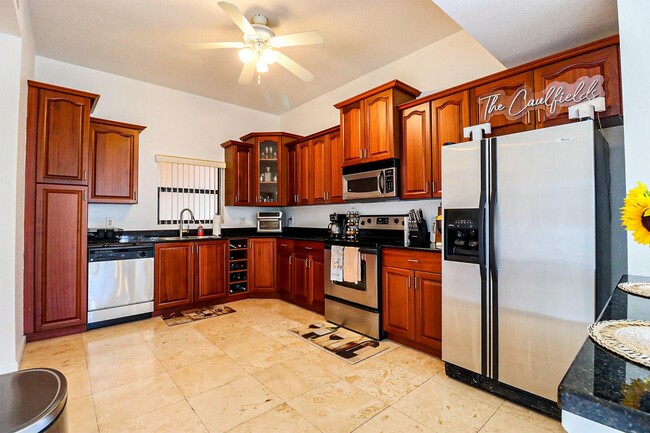 Building Photo - 1650 Presidential Way