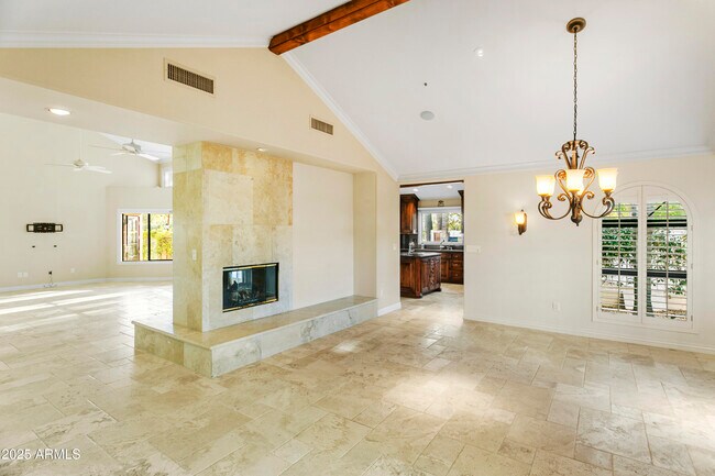 Foto del edificio - 7954 E Clinton St