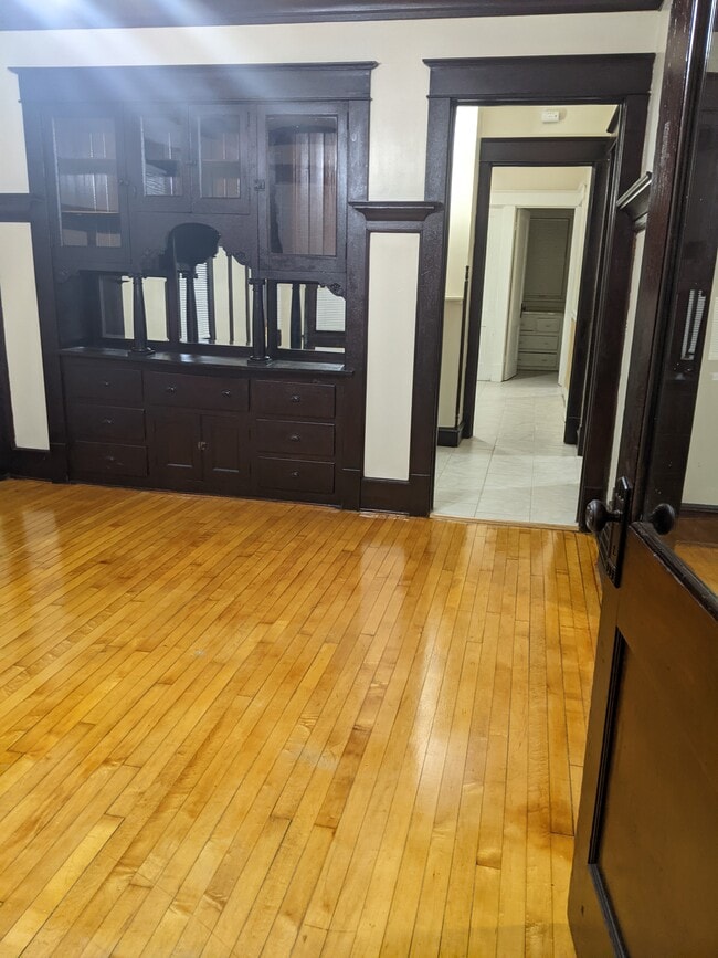 Building Photo - 3259 N Buffum St