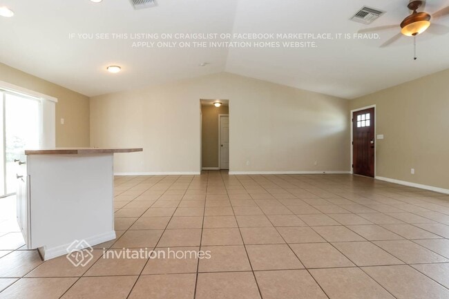 Foto del edificio - 3322 Oasis Blvd