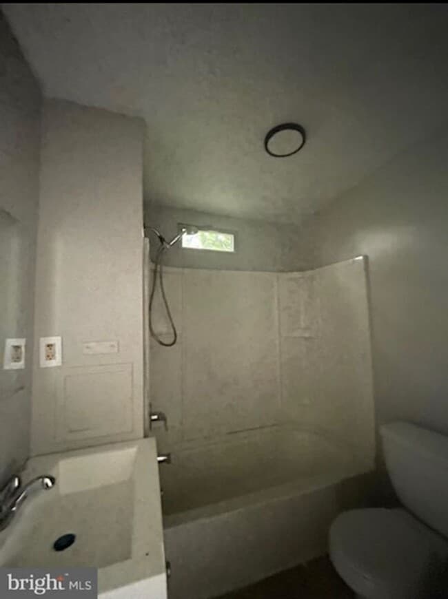 Foto del edificio - Gorgeous 2 Bedroom Home in North Philadelphia — Available Now!