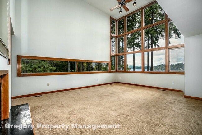 Building Photo - Outstanding Lake Sammamish Views. Private ...