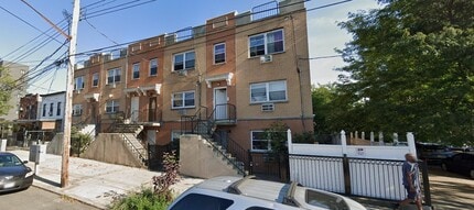 Building Photo - 790 Glenmore Ave