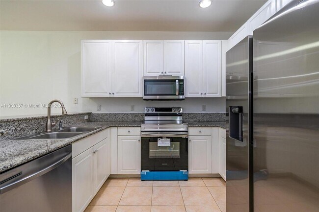 Building Photo - 7444 Willow Grove Pl