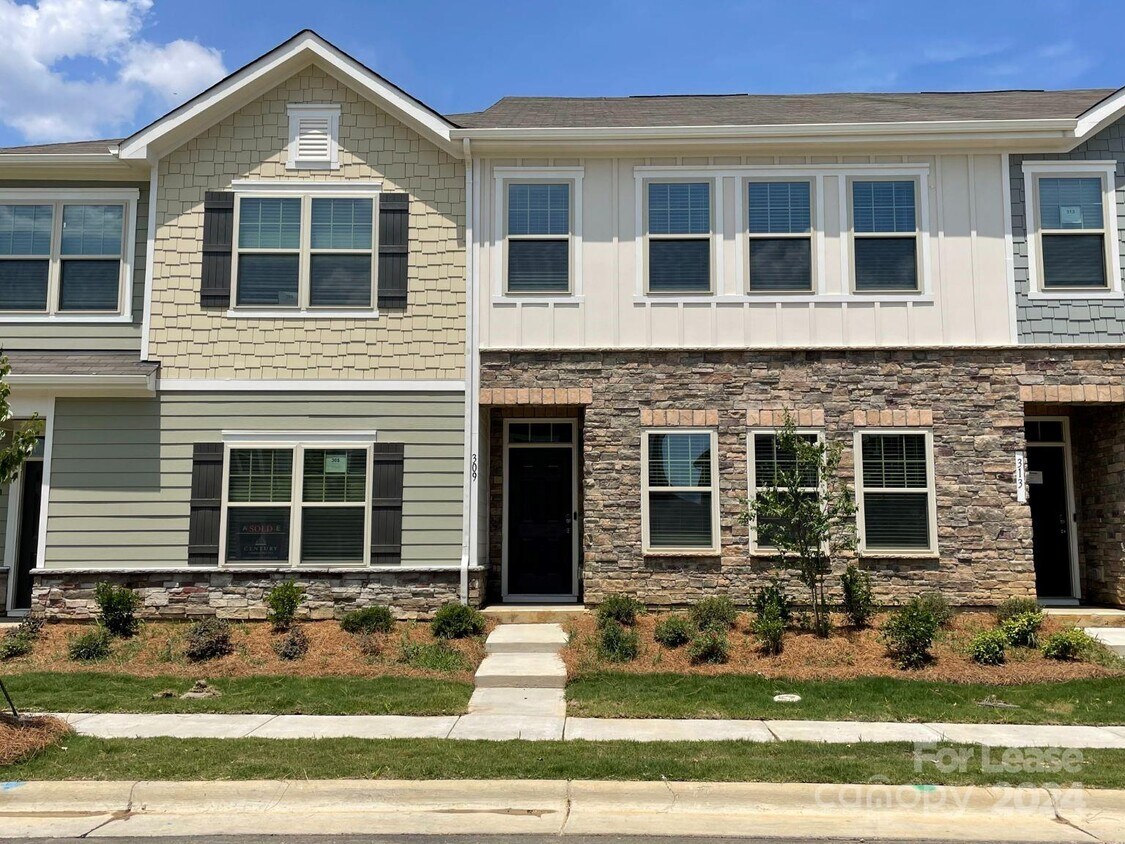 Primary Photo - 309 Planters Trace Ln