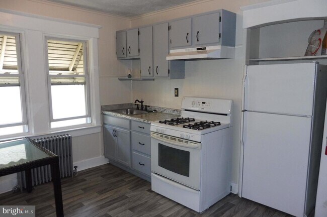Foto del edificio - 929 Revere Ave