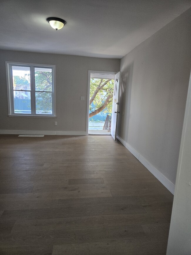 Building Photo - 6045 Delancey St