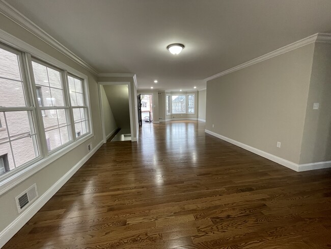 Living room - 87 Beech St