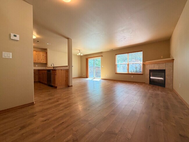 Building Photo - 2988 SW Indian Cir