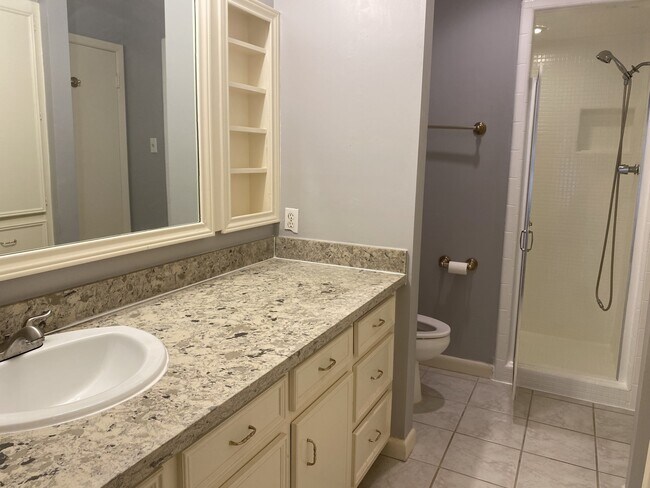 Foto del edificio - 5 Bendwood Dr