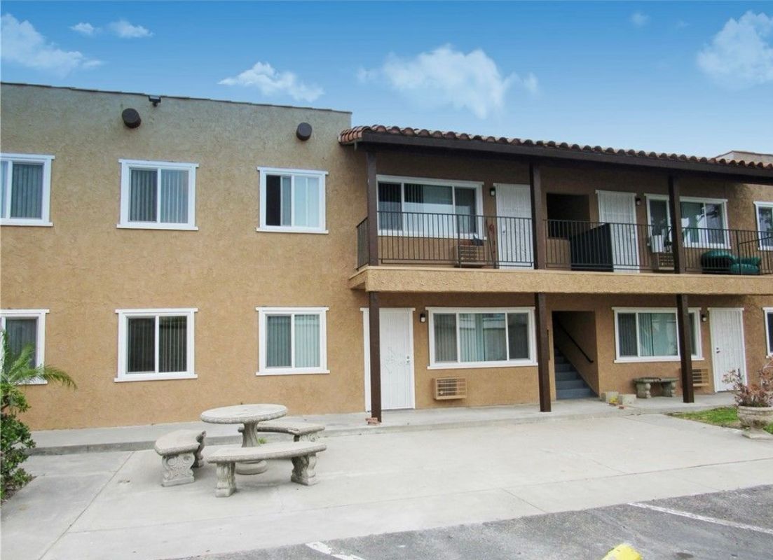 Foto principal - 7862 2nd St