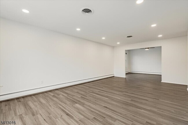 Foto del edificio - 35 Field Rd