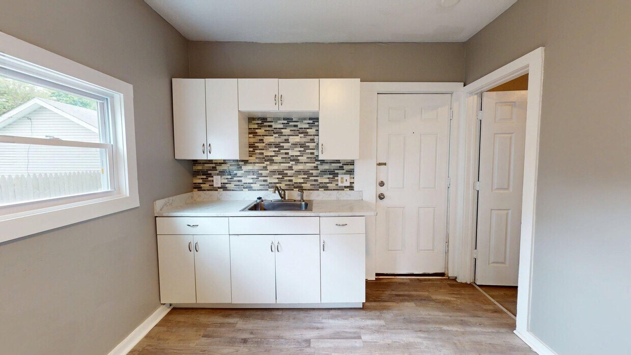 Foto principal - 4221 Newark Ave