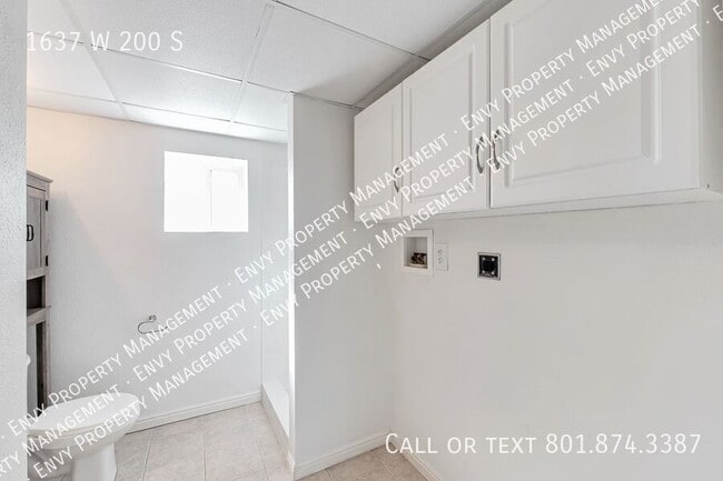 Foto del edificio - 1637 W 200 S St