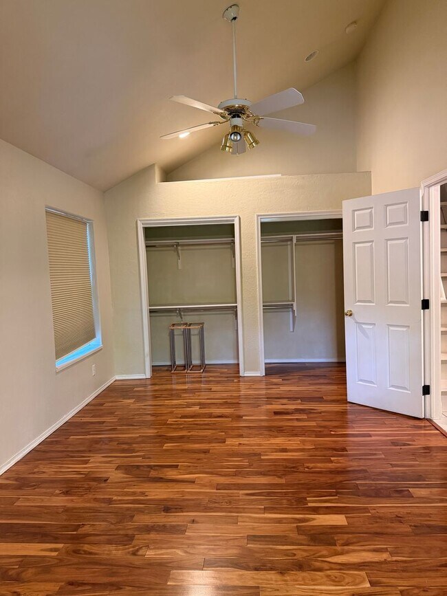 Building Photo - Downtown Glenwood Springs Condo