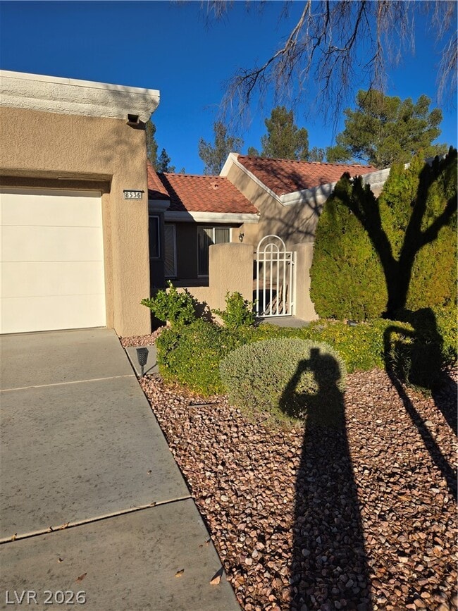 Building Photo - 8536 Desert Holly Dr