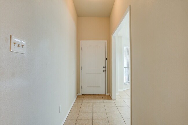 Foto del edificio - Wonderful 3 Bedroom 2 bathroom home!