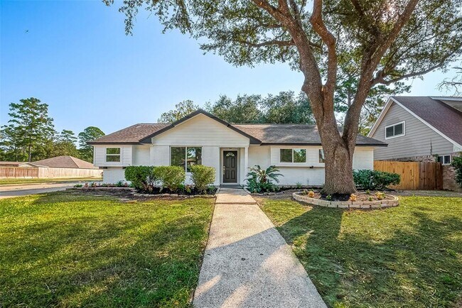 Building Photo - 23130 Bayleaf Dr
