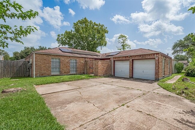 Building Photo - 10534 Evesborough Dr
