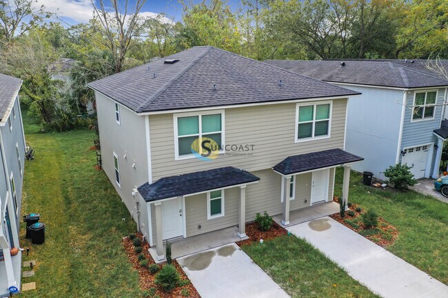 Building Photo - stunning **brand-new** 2-bedroom, 2-bathro...
