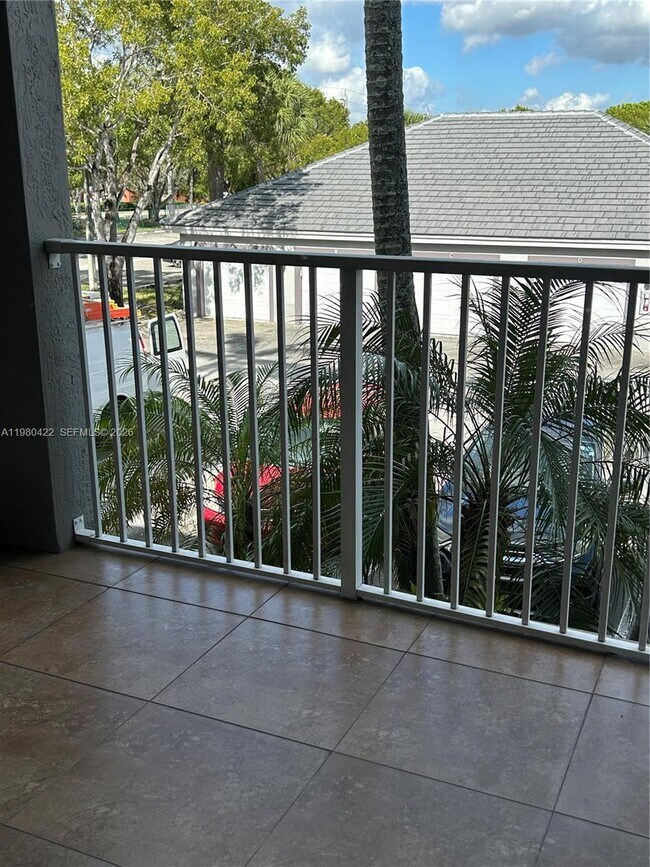 Foto del edificio - 11177 SW 8th St