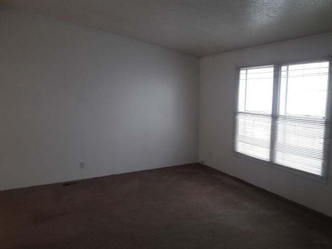 Fully upgraded and remodeled. Coming Soon! - Fully upgraded and remodeled. Coming Soon! House