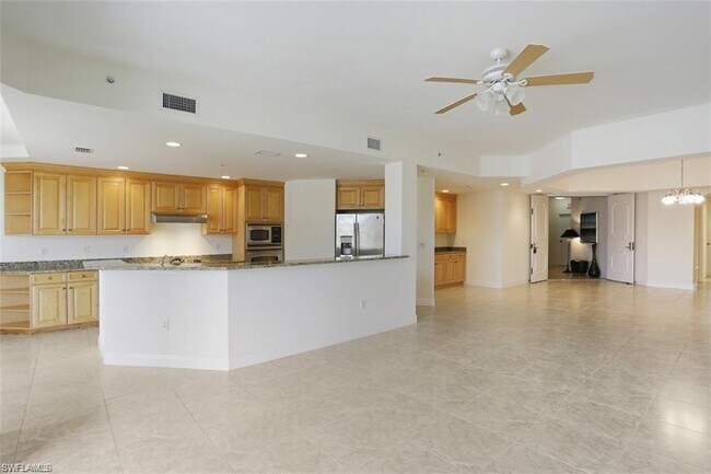 Foto del edificio - 6061 Silver King Blvd