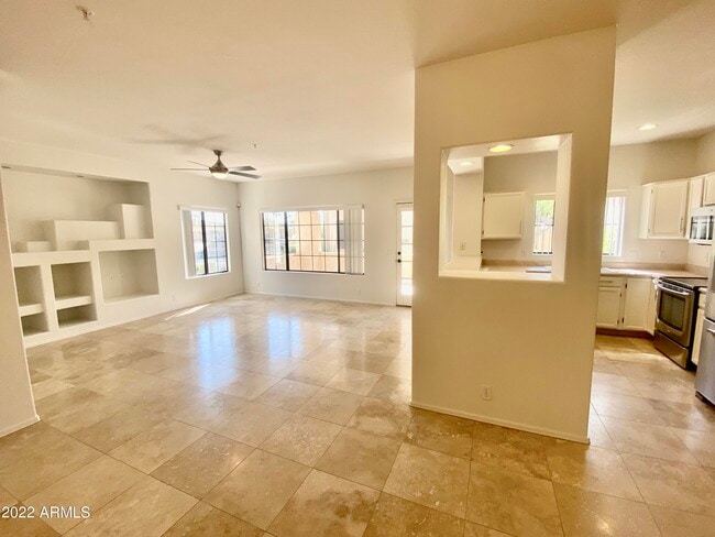 Building Photo - 9253 N Firebrick Dr