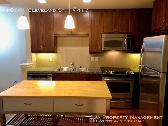 Foto del edificio - 16141 Cleveland St