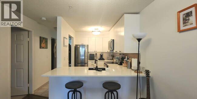 Photo du bâtiment - 1525 Pendrell St