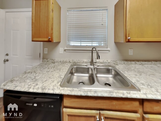 Building Photo - 1685 Camden Forrest Way