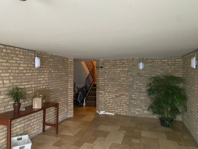 Foto del edificio - Amazing Renovated 2BED 2BATH