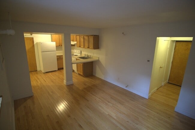 Building Photo - 1408 Commonwealth Ave