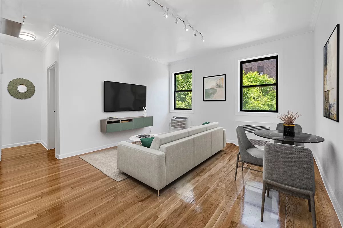 Primary Photo - 322 West 11th Street