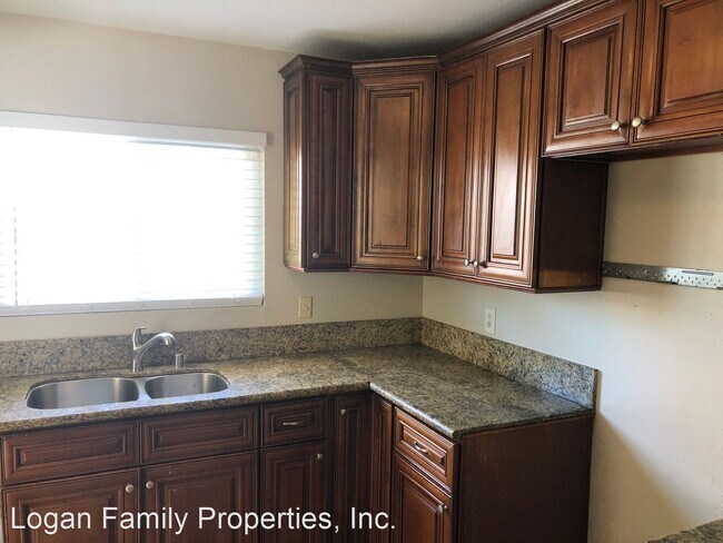 Building Photo - 4 br, 2 bath House - 293 Talus St.