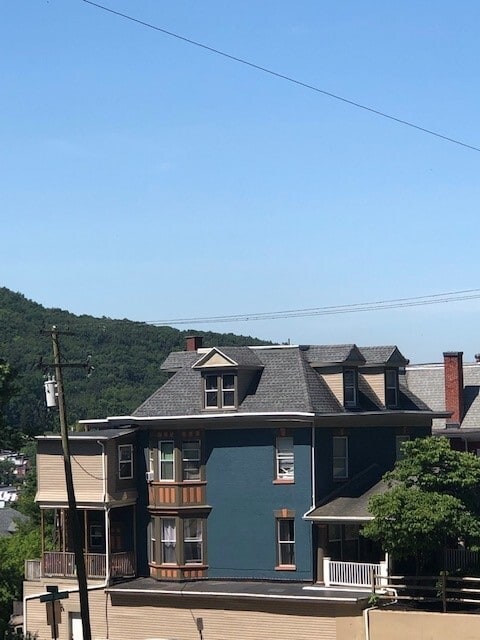 Building Photo - 1746 Mineral Spring Rd