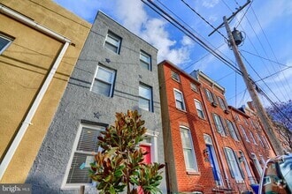 Building Photo - 202 E Cross St