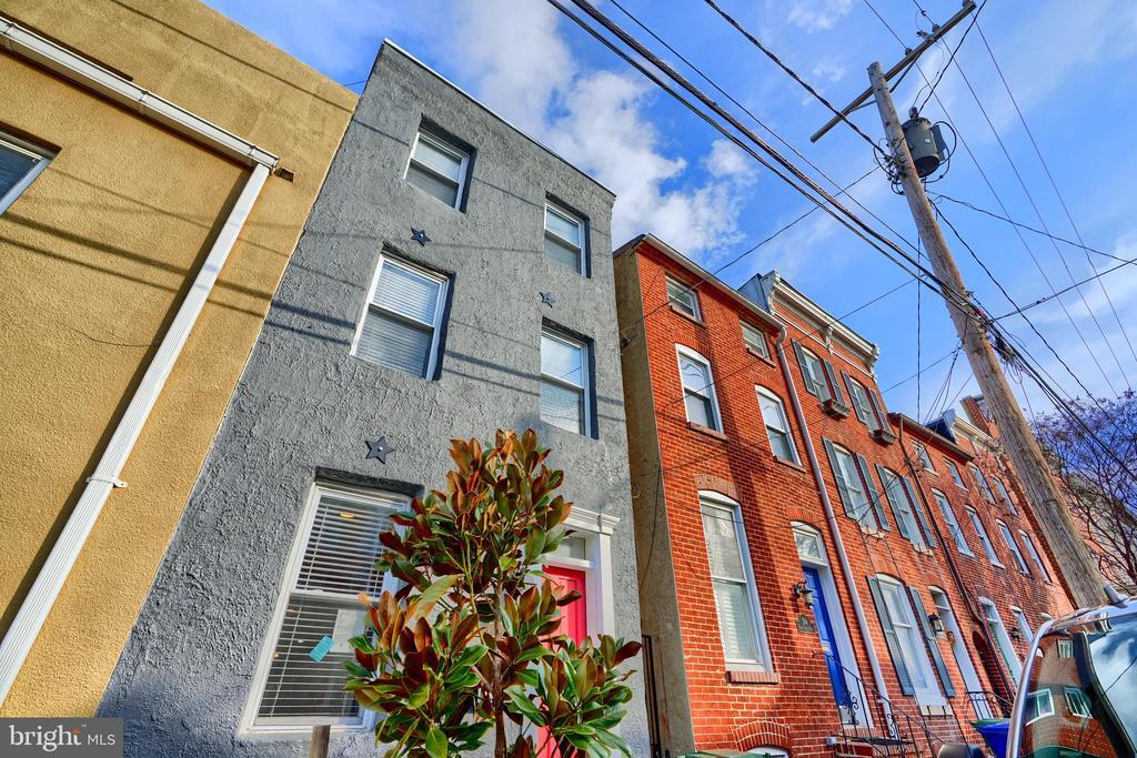 Foto principal - 202 E Cross St