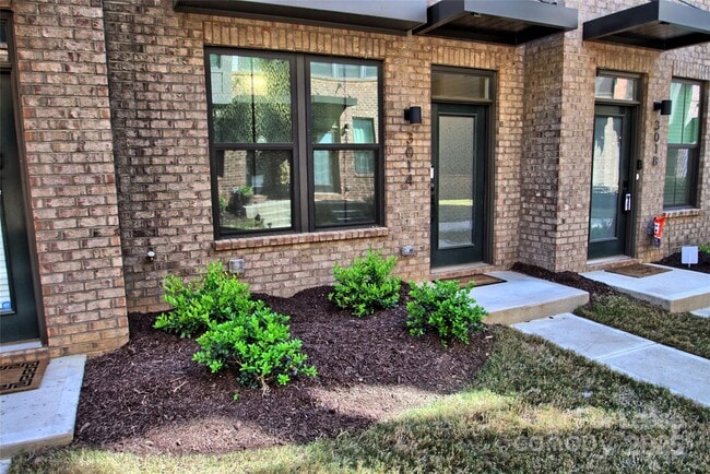 Foto del edificio - 3014 Terroir Ln