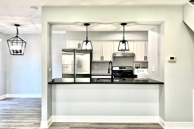 Building Photo - 1594 Cornell Cir