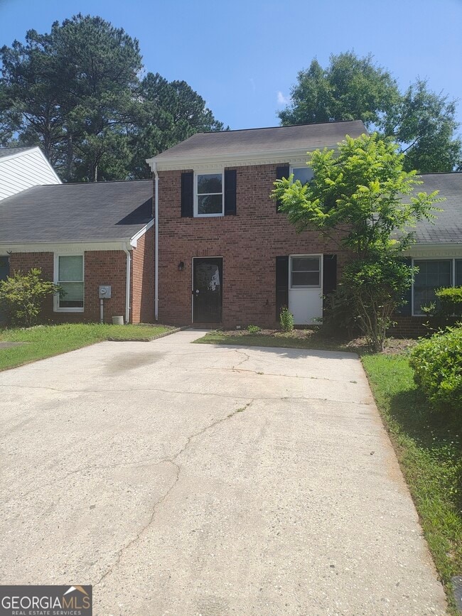 Building Photo - 415 Williamsburg Way
