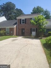 Building Photo - 415 Williamsburg Way