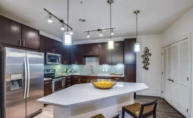 Building Photo - 2 bedroom in Houston TX 77042