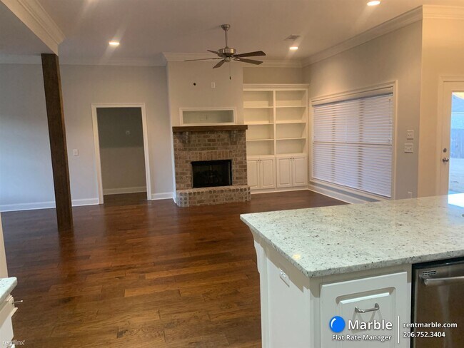 Building Photo - 3 br, 2 bath House - 110 Woodscape Dr