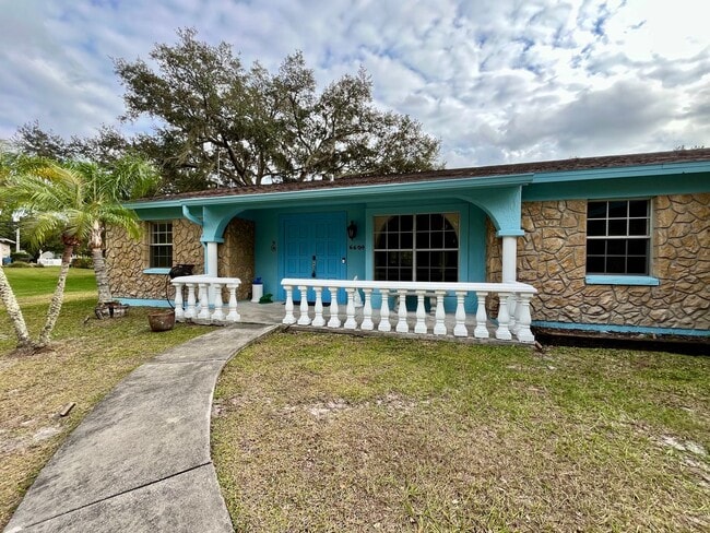 Foto del edificio - 3 bed/ 2 bath Beauty!