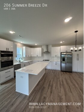 Foto del edificio - 206 Summer Breeze Dr