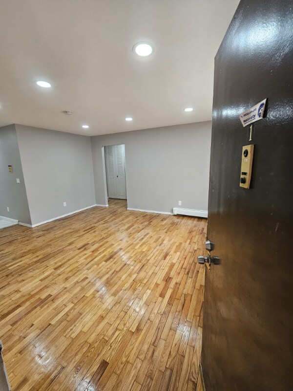 Building Photo - 52-54 W Stratford Pl