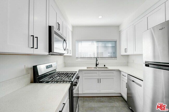 Foto del edificio - 317 S Kenmore Ave