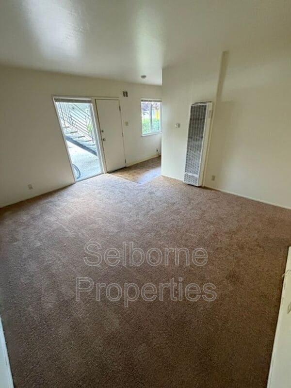 Building Photo - 1537 8th Ave