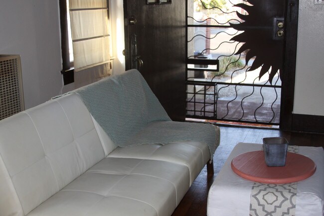 sala de estar- - 3028 8th Ave